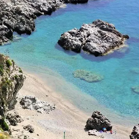 1 Bedroom Amazing In Appartamento Pizzo (Calabria)